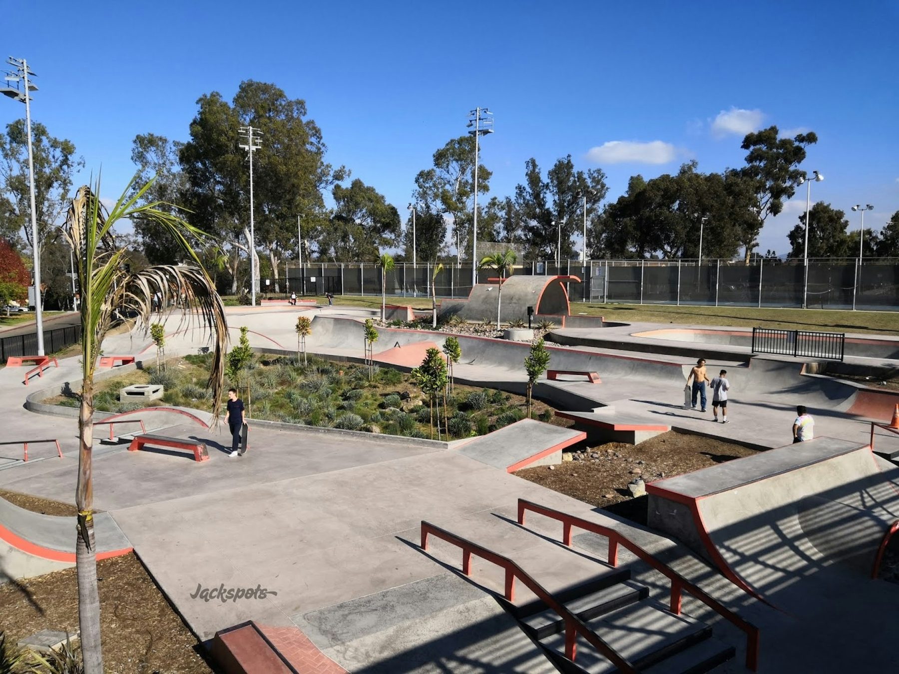 Skatepark Linda Vista — Camp ROYAL